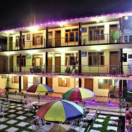 Hotel Chetna Manāli Extérieur photo