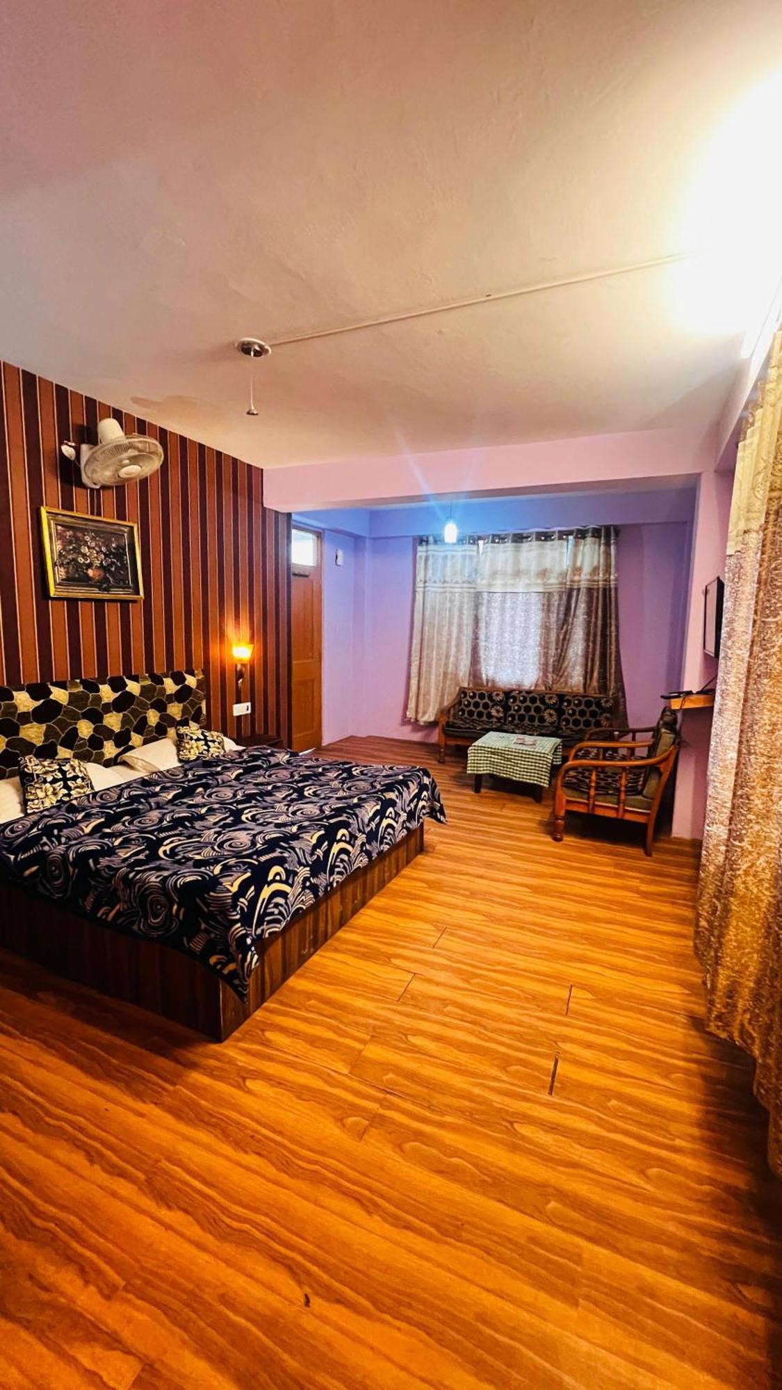 Hotel Chetna Manāli Extérieur photo