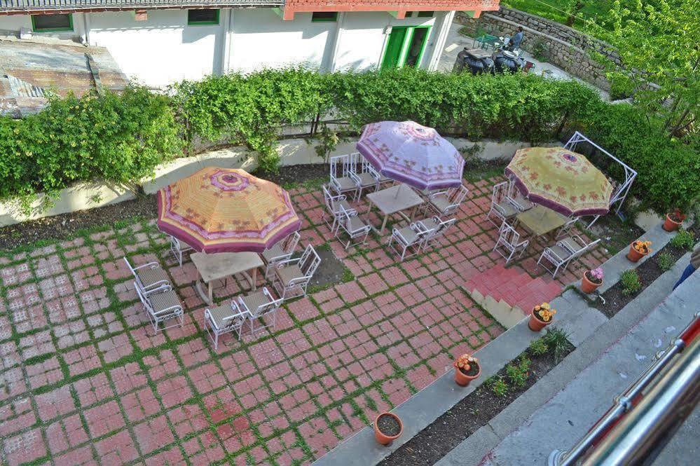 Hotel Chetna Manāli Extérieur photo