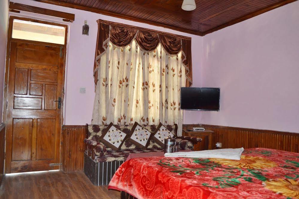 Hotel Chetna Manāli Extérieur photo