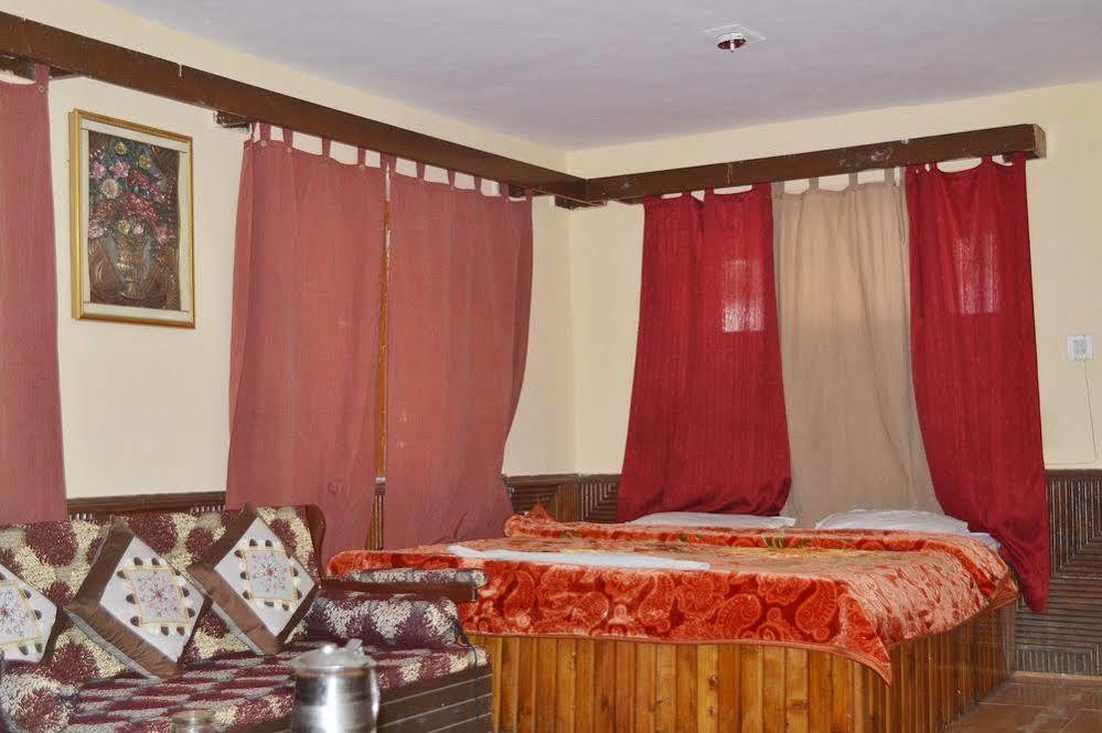 Hotel Chetna Manāli Extérieur photo
