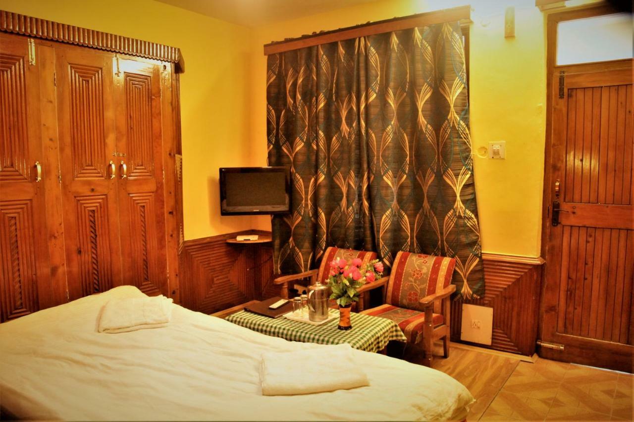 Hotel Chetna Manāli Extérieur photo