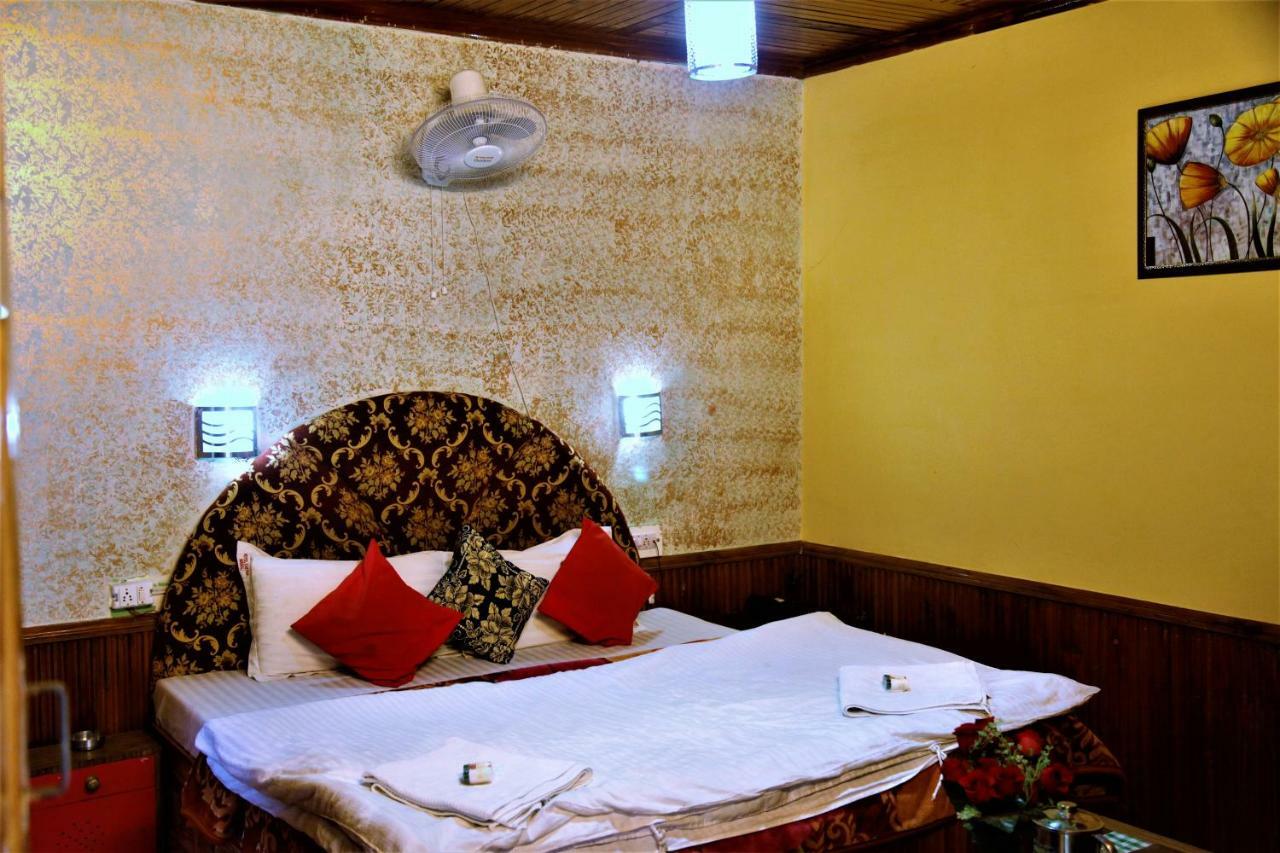 Hotel Chetna Manāli Extérieur photo